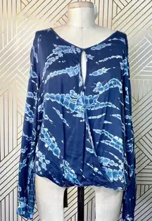 Young Fabulous & Broke Long Sleeve Blue Tie Dye Wrap Top Size Medium‎