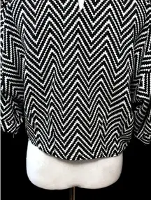 NU New York Women's Black & White Herringbone 3/4 Sleeve Blouse Key Hole Back L