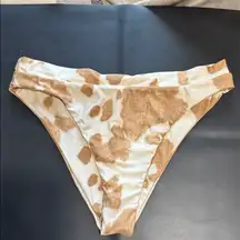 Darlin’ Women's Tan and Cream Bikini Bottoms Size Large