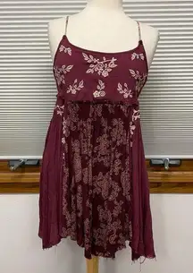 Gimmicks by BKE  NWT Maroon Floral Embroidered Asymmetrical Raw Hem Dress Small