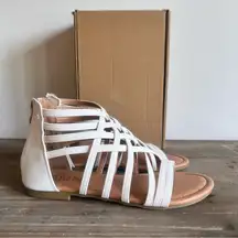 JOURNEE Collection Hanni White Women's Gladiator Shoe Size 6.5 #B1407A