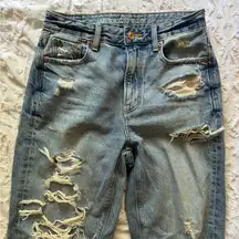 American Eagle Size 00 Short Ripped Jeans Rip on upper back leg