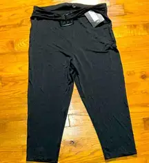 Pretty little thing Black Leggings Stretch Cropped dressy size 10