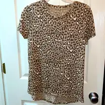 Cheetah print tee shirt size medium
