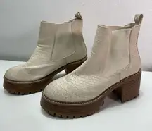 MIA Chelsea Women 8M Ivory Platform  Ankle Boots Chunky Lug Heel Booties Grunge