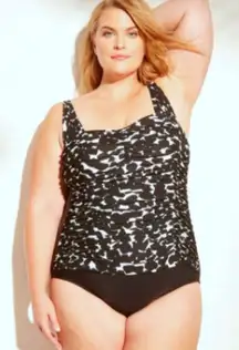 Swimsuit PLUS 2X 20 20W Underwire‎ 1pc Ruched Swim Bathing Suit Black White NEW