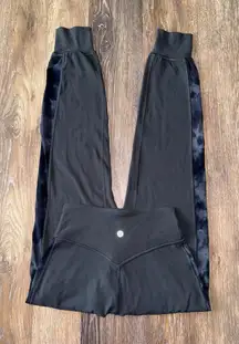 Lululemon Size 2 Align Jogger HR 28” Graphite Grey/Diamond Dye Track Stripe