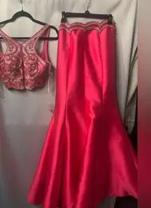 Rachel Allen 106037 - 2 Piece Set Size 6- beaded top with trumpet/mermaid skirt