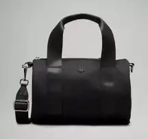 Lululemon Knit Nylon Mini Barrel Bag Purse Black