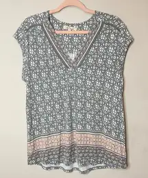 LES SEREIN Boho Floral V-Neck Cap-Sleeve Relaxed Fit Top Crochet Detail