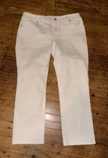 Chico’s white crop 00/2 normcore elevated basics jeans