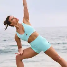 Fabletics Oasis PureLuxe High-Waisted Twist 3'' Short Size Large