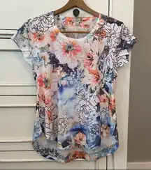 Live and Let Live  Floral Short Sleeve Top.  Size Medium. NWOT.