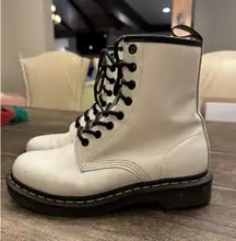 Dr. Martens 11821‎ White Patent Leather Lace Up Combat Boots Size 8 Grunge