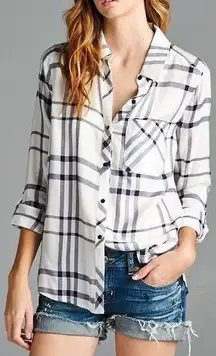 Bajee Collection White & Navy Blue Plaid Soft Casual Button Down | M