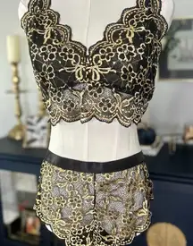 Lingerie for Women, Set in Size 2XL, Black & Gold Colors with Lace, New