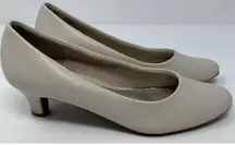 Angel Flex‎ Women's Cream Heels Size 7M 2" Heel