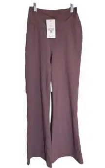 CROSSOVER High Waisted Back Pocket Super Flare Leggings Small petite NWT Mauve