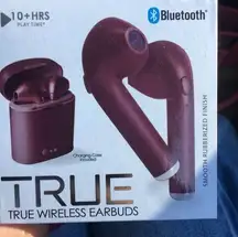 NWT Bluetooth Wireless Earbuds With Changing Case