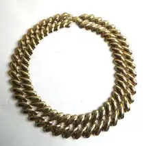 Gold Tone Vintage Low Profile Articulated Link Necklace Retro Career Cocktail