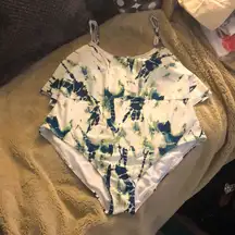 NWT boohoo Plus Rosie Marble Print Drape Sleeve Swimsuit, size 16