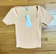 NWT Woman’s Amisu Square Neck Short Sleeve Top Size XS Peach Color