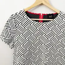 W5 ANTHROPOLOGIE | Black White Geometric Pattern Stretch Short Sleeve | Small