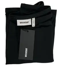 NWT Weekday Off the Shoulder Tee in Black Women’s Size Medium