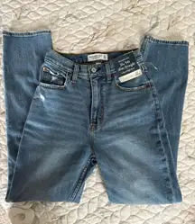 NWT Abercrombie Curve Love 90’s Jeans Size 000xs 