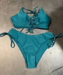 Green two piece swimwear size 6‎ A-86