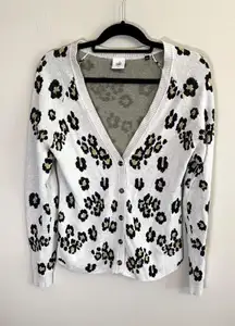 CaBi Kiki Cheetah print v- neck cardigan size S‎
