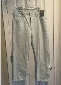 Levi 501 Original Cropped Jeans Fitted thru the hip and ankle straight, A71