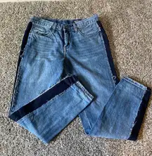 Crop Girlfriend Frayed Medium Wash Jeans