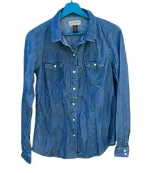 Bit & Bridle womens size medium denim button down, long sleeve shirt