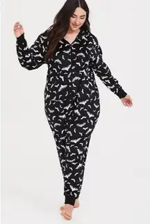 Torrid Black & White Bat Print Fleece Full Length Lounge Pajama One Piece 3/4