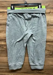 Nike medium cropped pants