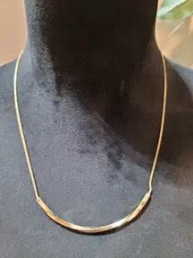 Women's Gold Tone Curved Bar Necklace With Lobster Clasp Snake Chain Design