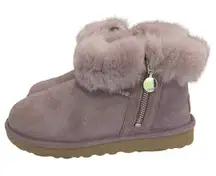 UGG Bailey  Women's Zip Mini Classic Boot in Rosa Wolfe Light Purple NEW Size 6