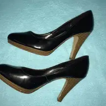 𝅺FIONI black shinny pumps stacked heel size 7.5