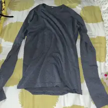 Swiftly Tech Long Sleeve Size 8 Dark Grey