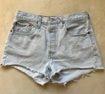 Levis Women's 501 Light Wash Denim Jean Shorts Size W30