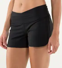 Lululemon Women’s Size 2 Crossover Waist‎ Astro Shorts Black Athletic Sporty Gym