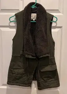 Altard State Olive Green Vest Womens Size S Faux Fur‎ Collar Utility Pockets