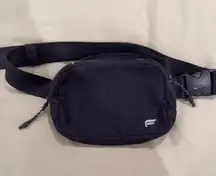 The belt bag fabletics 