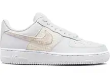 NIKE Women Air Force 1 ‘07 SE in White Sail Lemon Wash