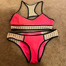 Victoria's Secret Hot pink Victoria secret bikini set. Size S. 🤩