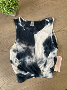 Black And White Front Knot Workout Top