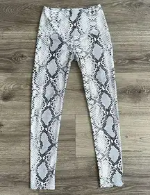 NOLI Python Snakeskin 7/8 Legging White Black Gray Animal Print Activewear XS