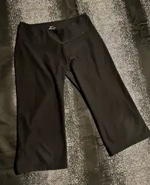 Womens medium Nike Dri Fit Cropped wide leg athletic leggings 