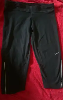 Nike Capri Dri-Fit Leggings Black Medium